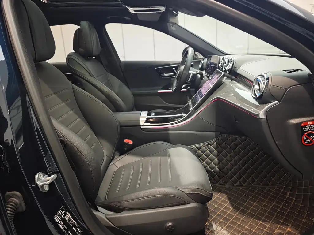 Mercedes-Benz C-Class 2023 — фото 12
