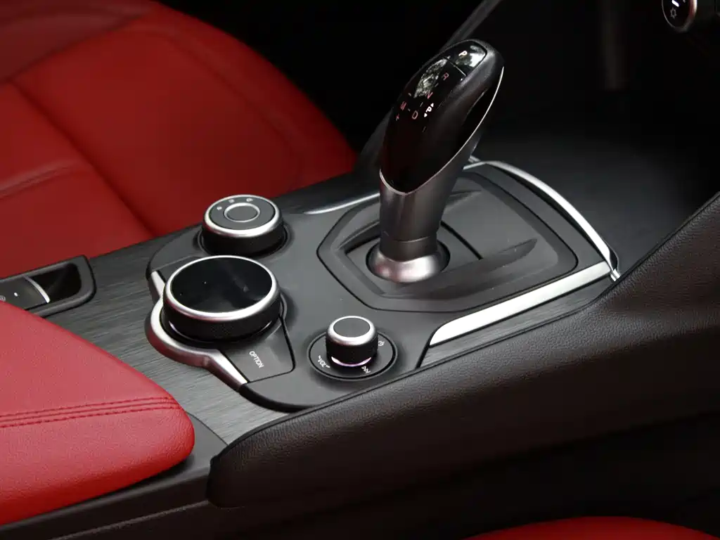 Alfa Romeo Giulia Juliet 2017 — фото 13