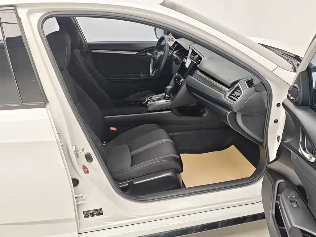 Honda Civic 2022 — фото 11