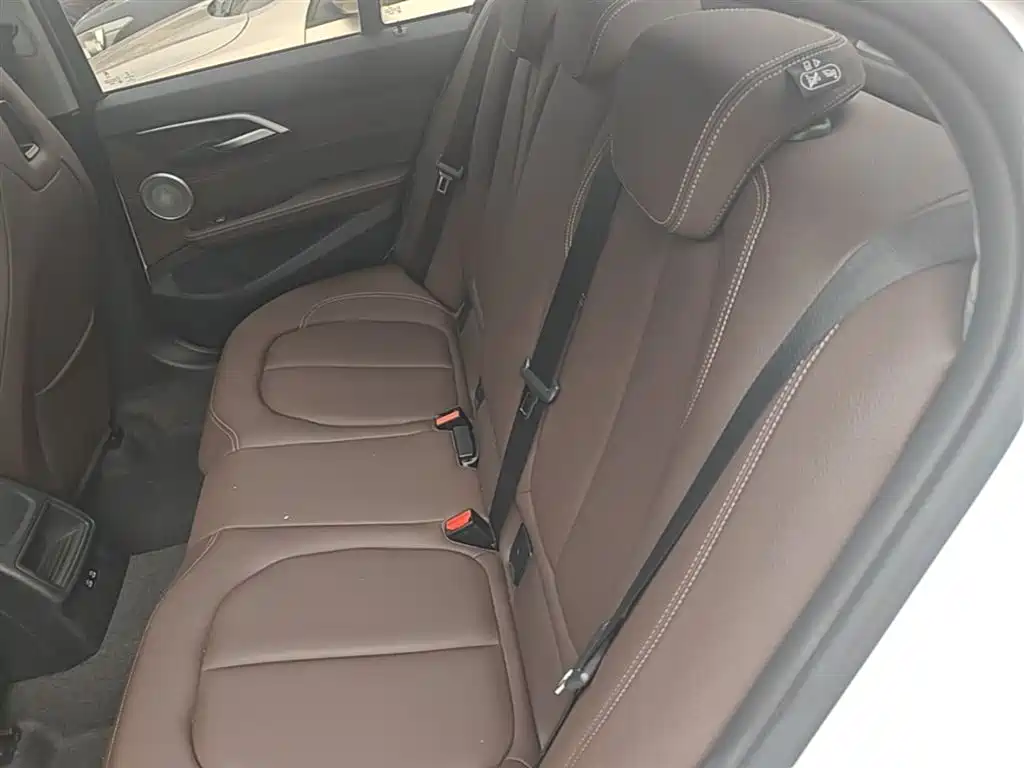 BMW 1 Series 2023 — фото 17