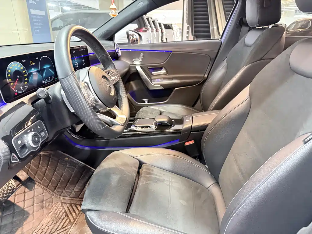 Mercedes-Benz A-Class 2020 — фото 4