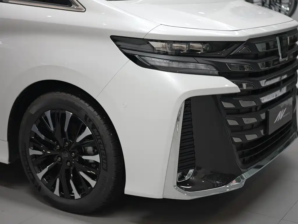 Toyota Vellfire — фото 3
