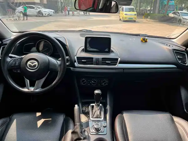 Mazda 3 Axela 2017