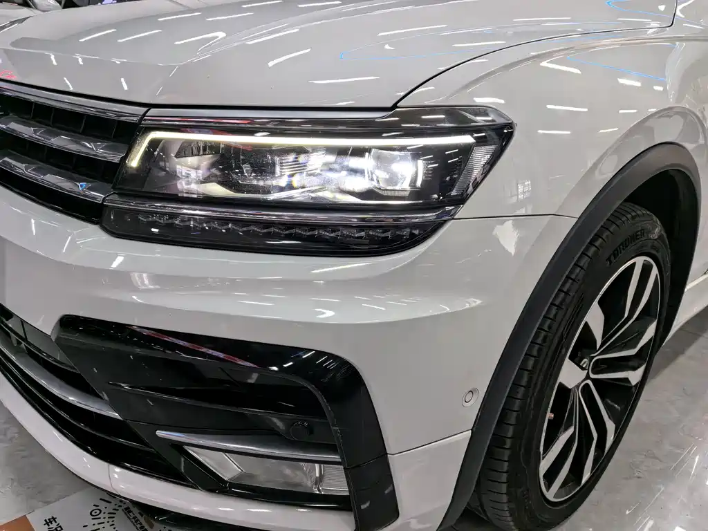 Volkswagen Tiguan L 2020 — фото 10