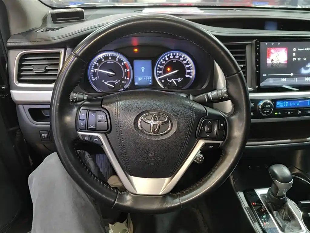 Toyota Highlander 2016 — фото 11