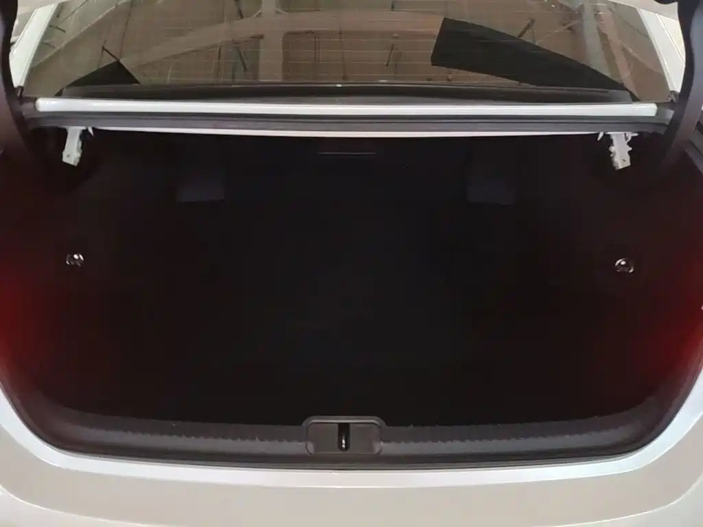 Lexus ES 2019 — фото 19