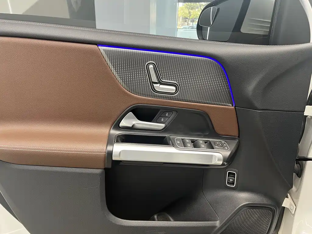 Mercedes-Benz GLB 2023 — фото 13