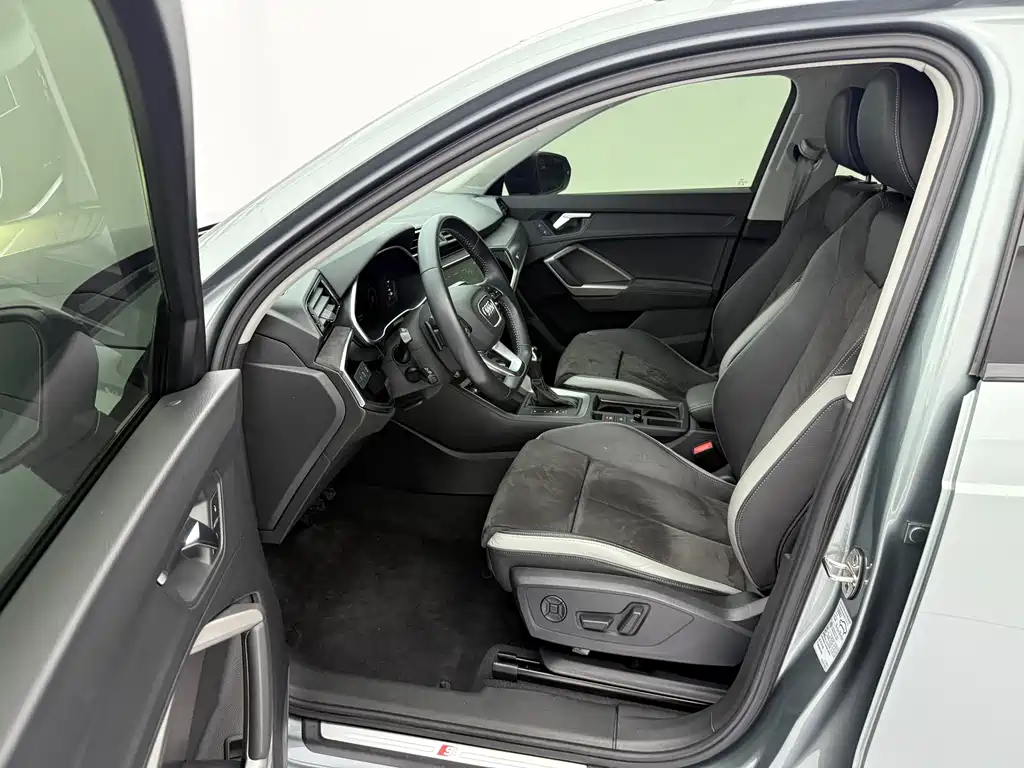 Audi Q3 2022 — фото 20