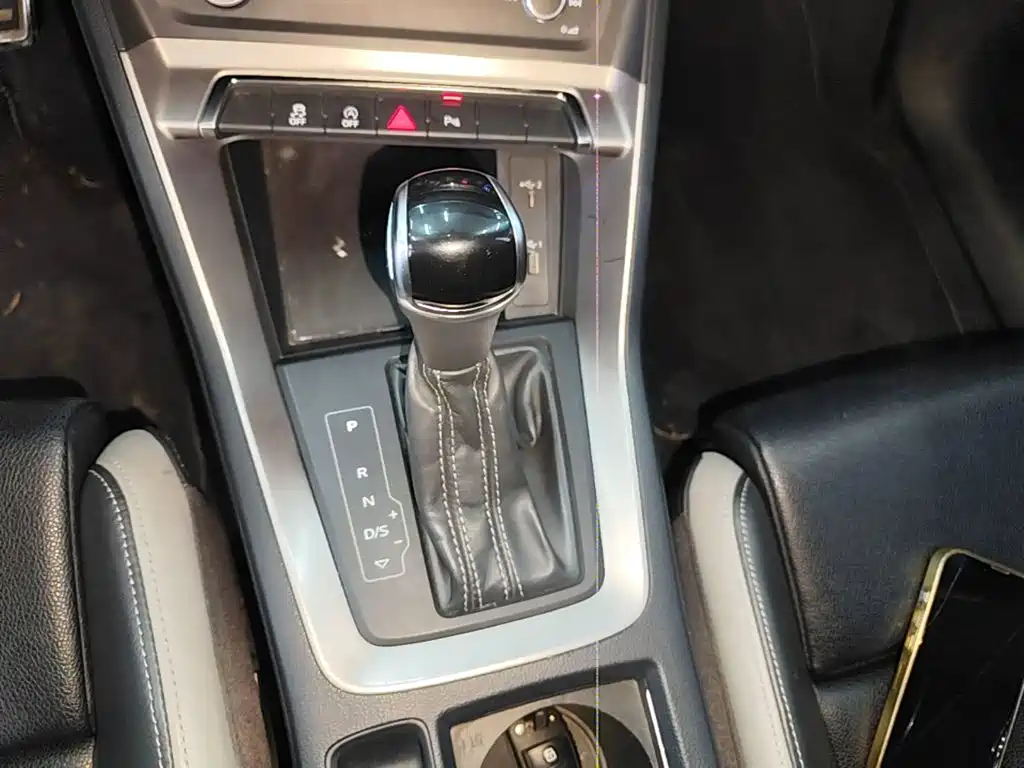 Audi Q3 2020 — фото 14