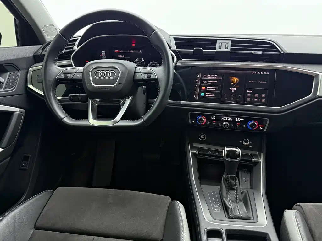 Audi Q3 2022 — фото 11