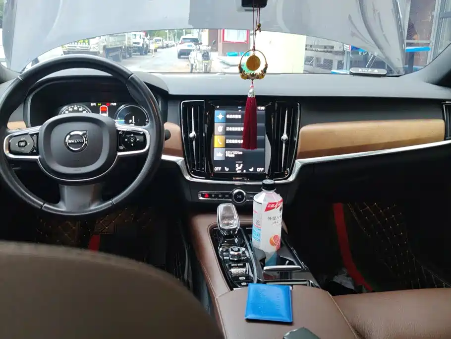 Volvo S90 PHEV 2021 — фото 12