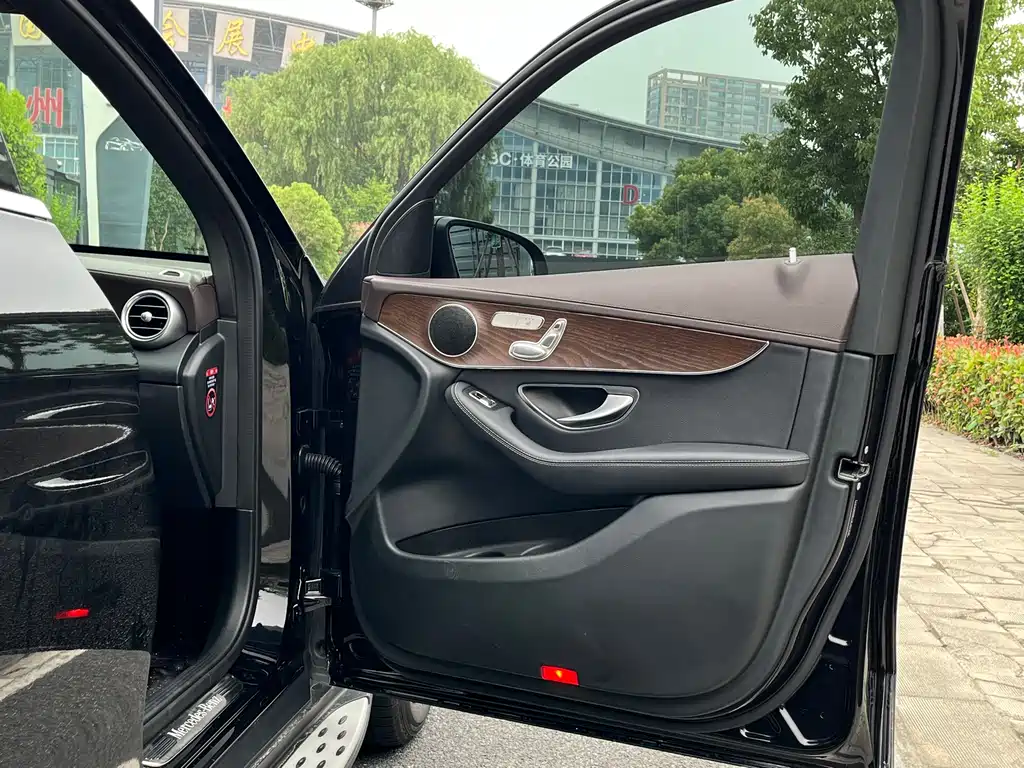 Mercedes-Benz GLC 2023 — фото 18