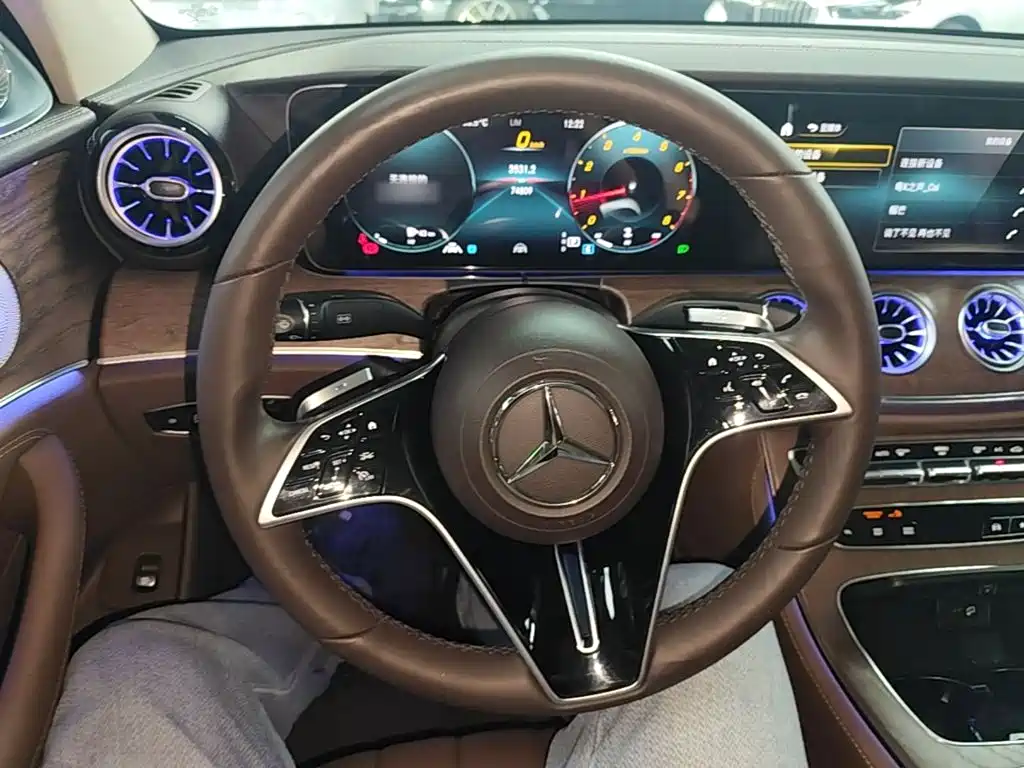 Mercedes-Benz E-Class 2021 — фото 11