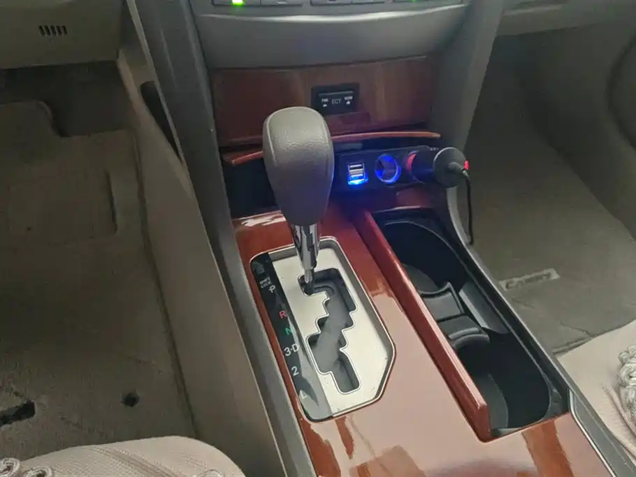 Toyota Camry 2015 — фото 16