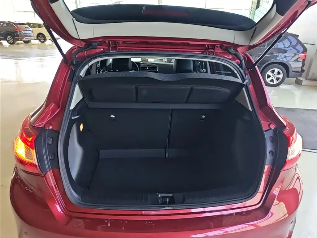 Nissan Tiida 2021 — фото 19