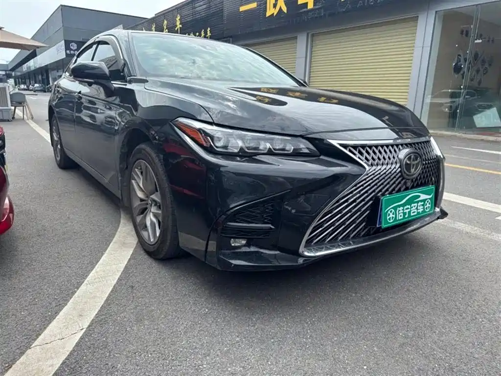 Toyota Avalon 2022 — фото 1