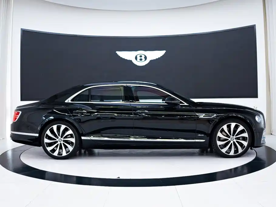 Bentley Flying Spur 2024 — фото 6