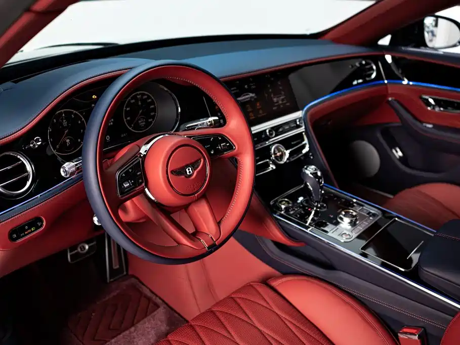 Bentley Flying Spur 2024 — фото 7
