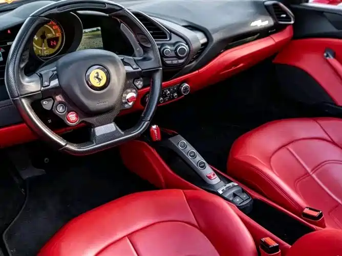 Ferrari 488 2018 — фото 8