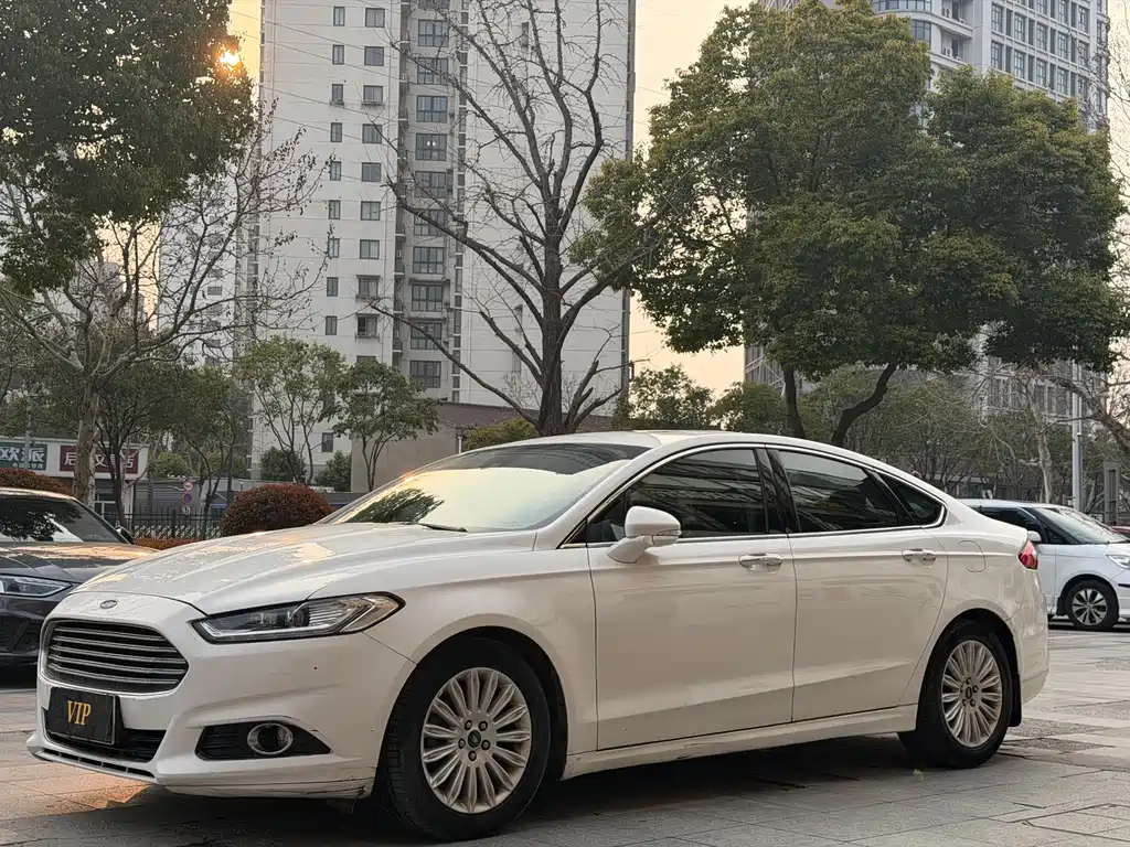 Ford Mondeo 2013 — фото 2