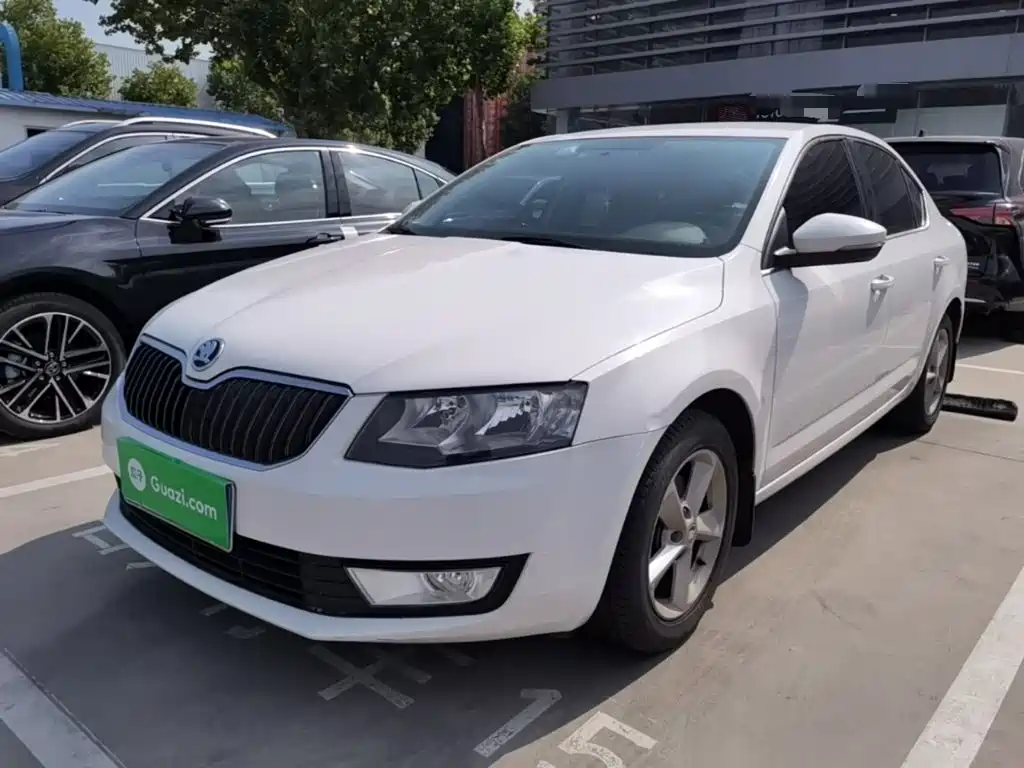 Skoda Octavia 2015 — фото 2