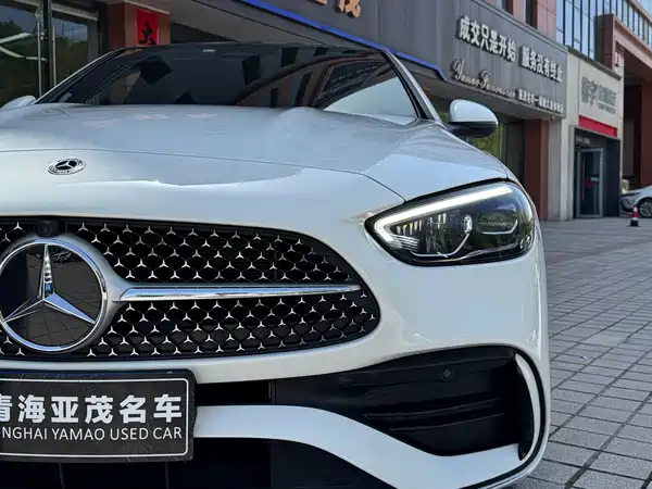 Mercedes-Benz C-Class 2024