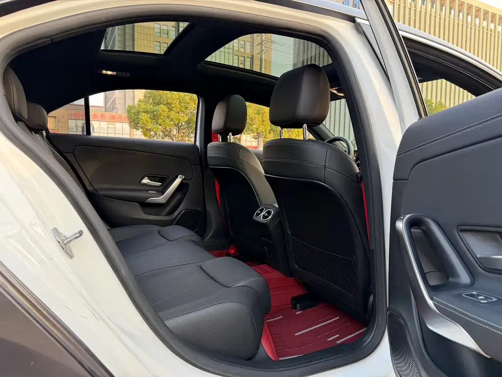 Mercedes-Benz A-Class 2021 — фото 11