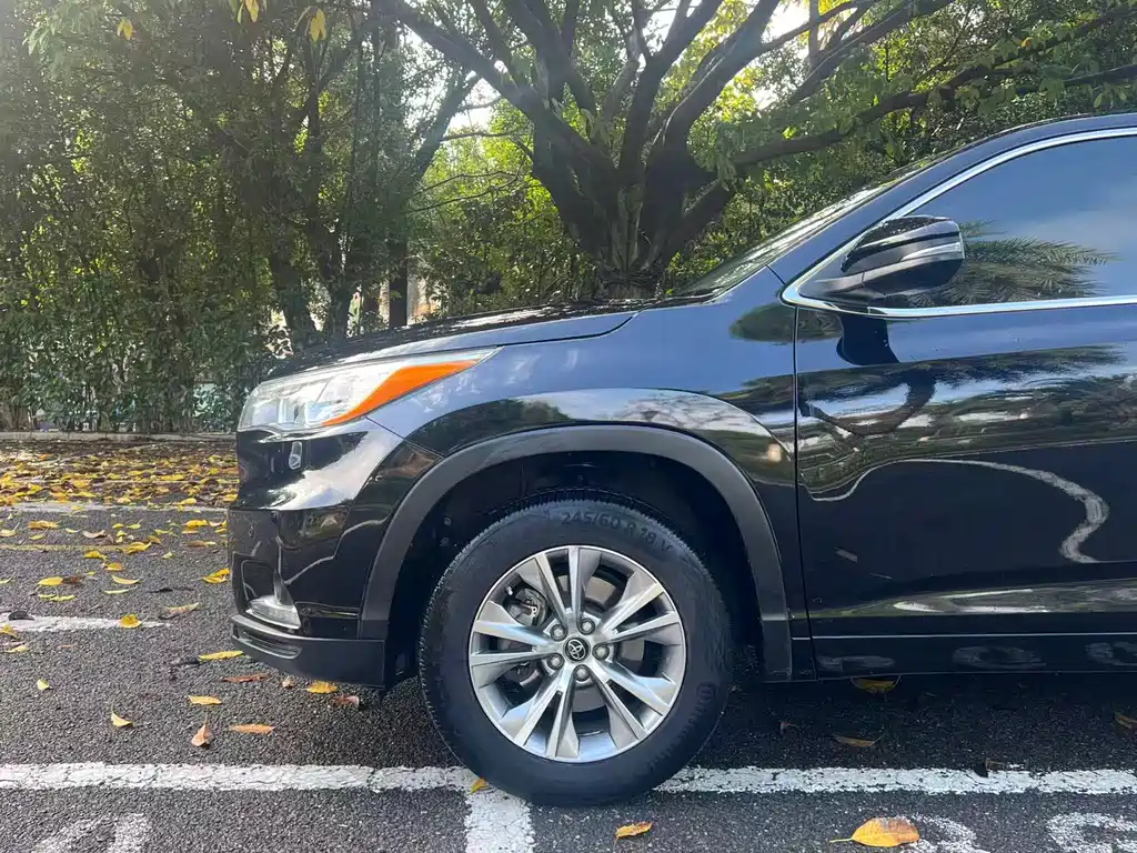 Toyota Highlander 2017 — фото 11