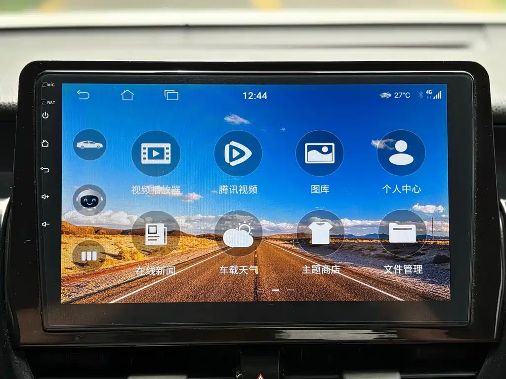 Toyota Camry 2022 — фото 19