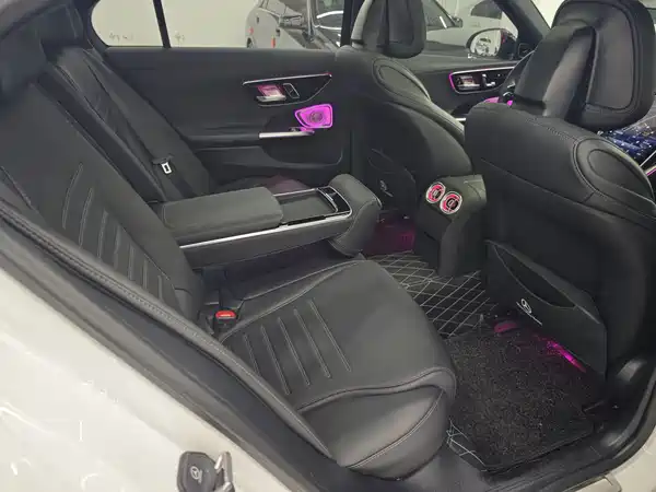 Mercedes-Benz C-Class 2024