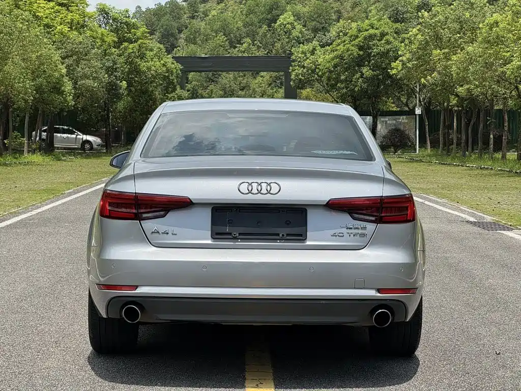 Audi A4L 2016