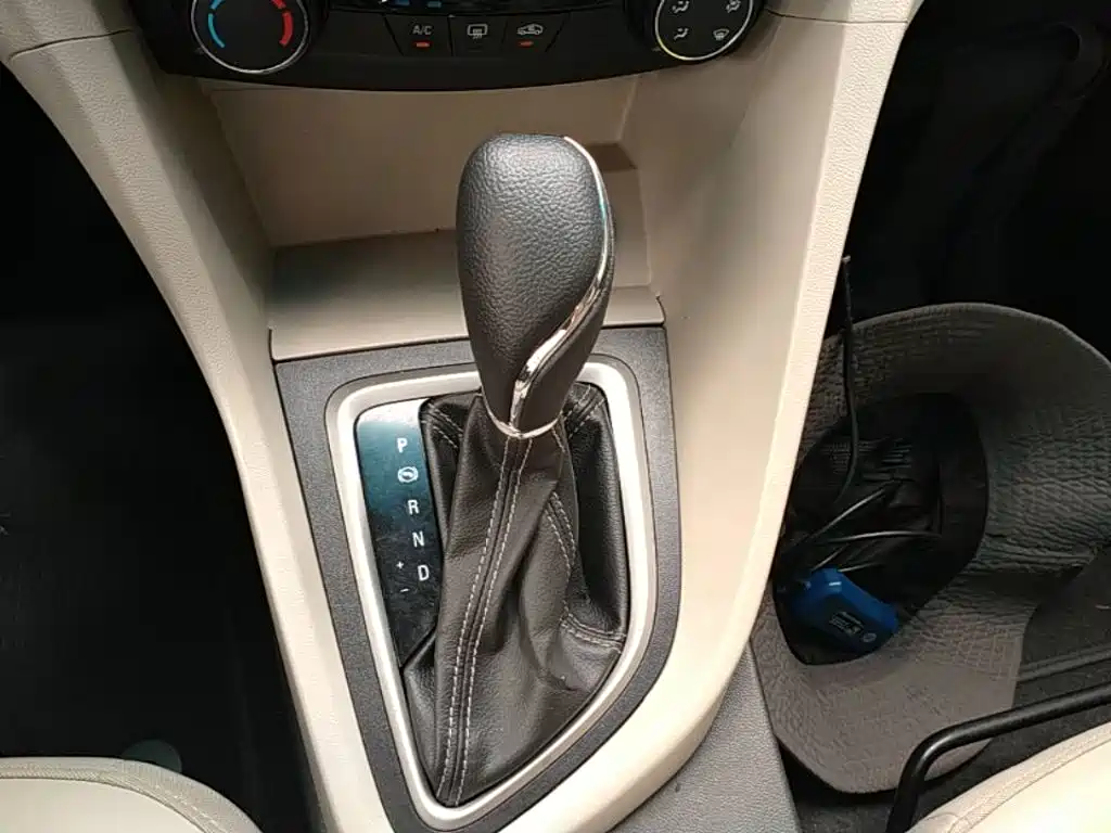 Buick Excelle 2016 — фото 14