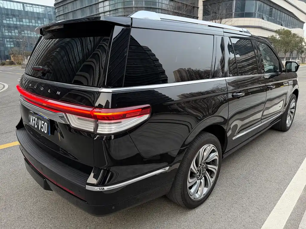 Lincoln Navigator 2023 — фото 10