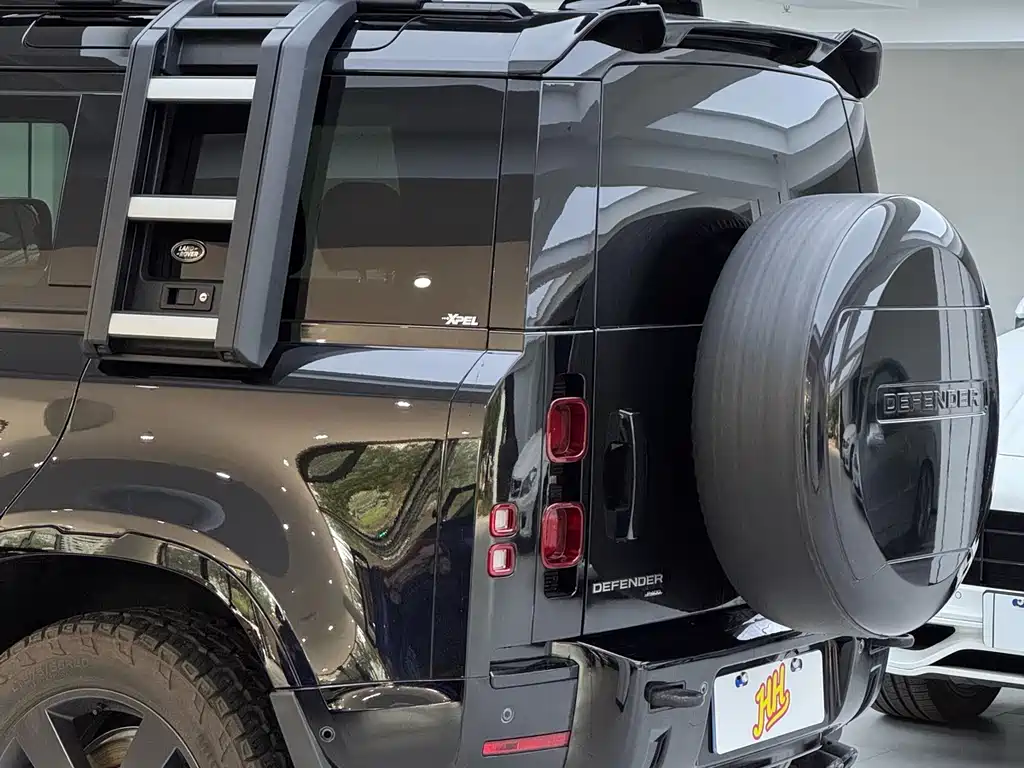 Land Rover Defender 2022 — фото 38