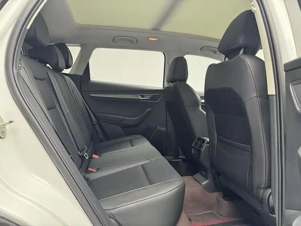 Skoda Karoq 2023 — фото 11