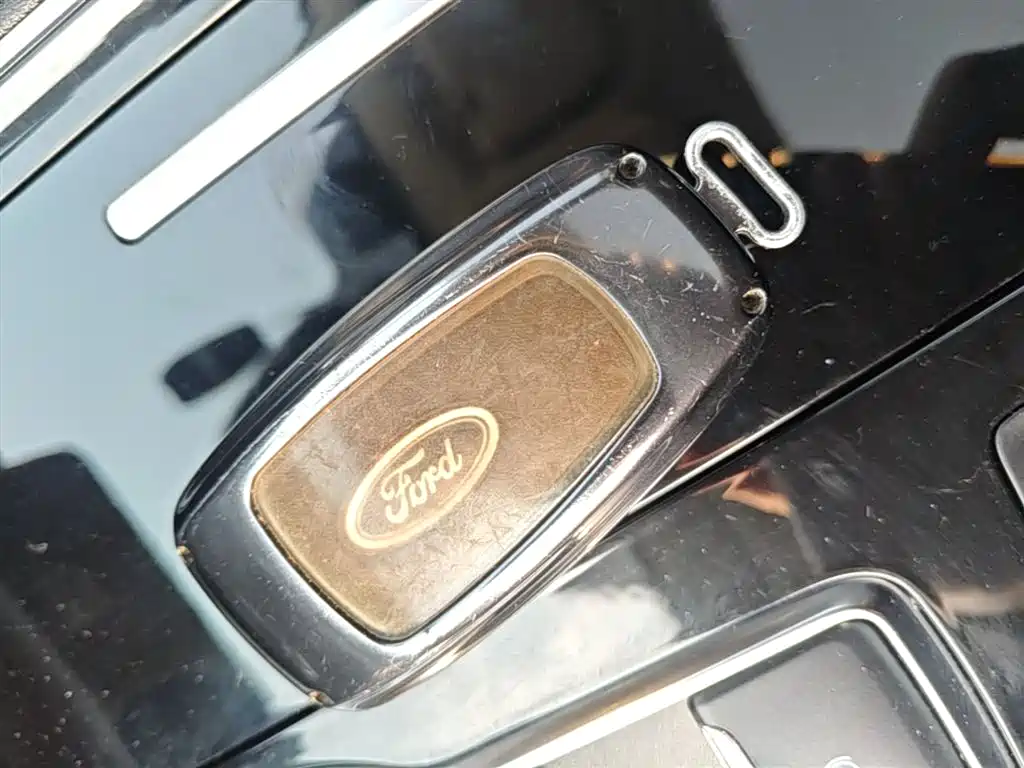 Ford Edge 2021 — фото 9