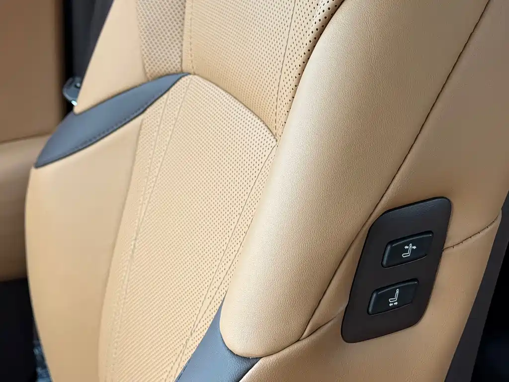 Lexus ES 2019 — фото 10