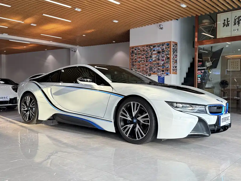 BMW i8 2016 — фото 3