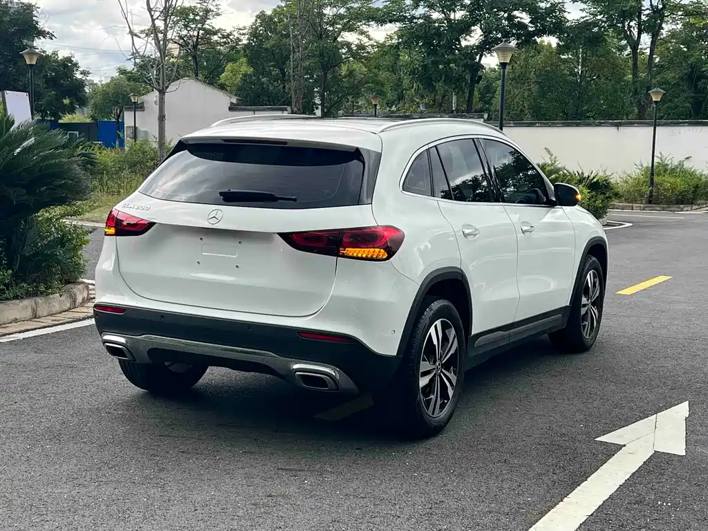Mercedes-Benz GLA 2021