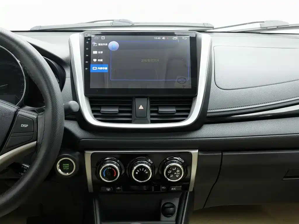 Toyota Yaris L 2017 — фото 12