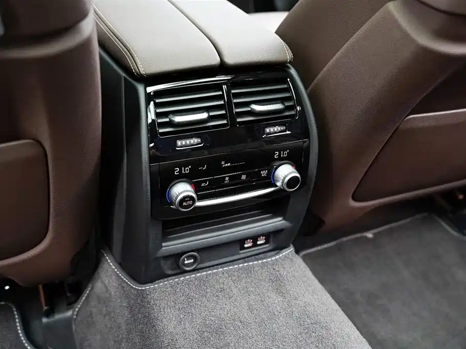 BMW 5 Series 2022 — фото 13