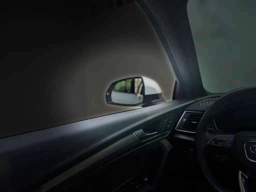 Audi Q5L Sportback 2023 — фото 14