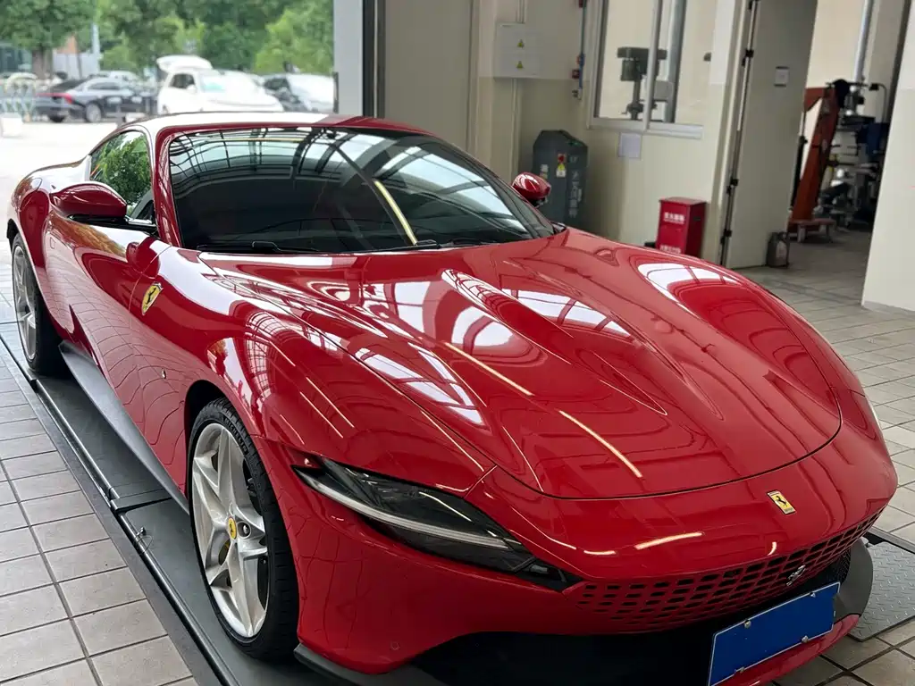 Ferrari Roma 2021