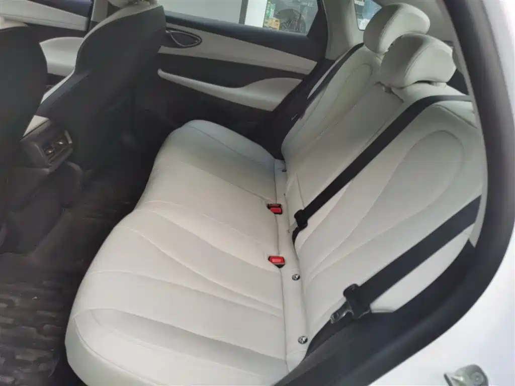 BYD Seal 05 DM-i 2025 — фото 17