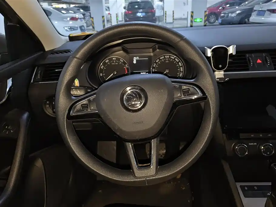 Skoda Octavia 2019 — фото 15