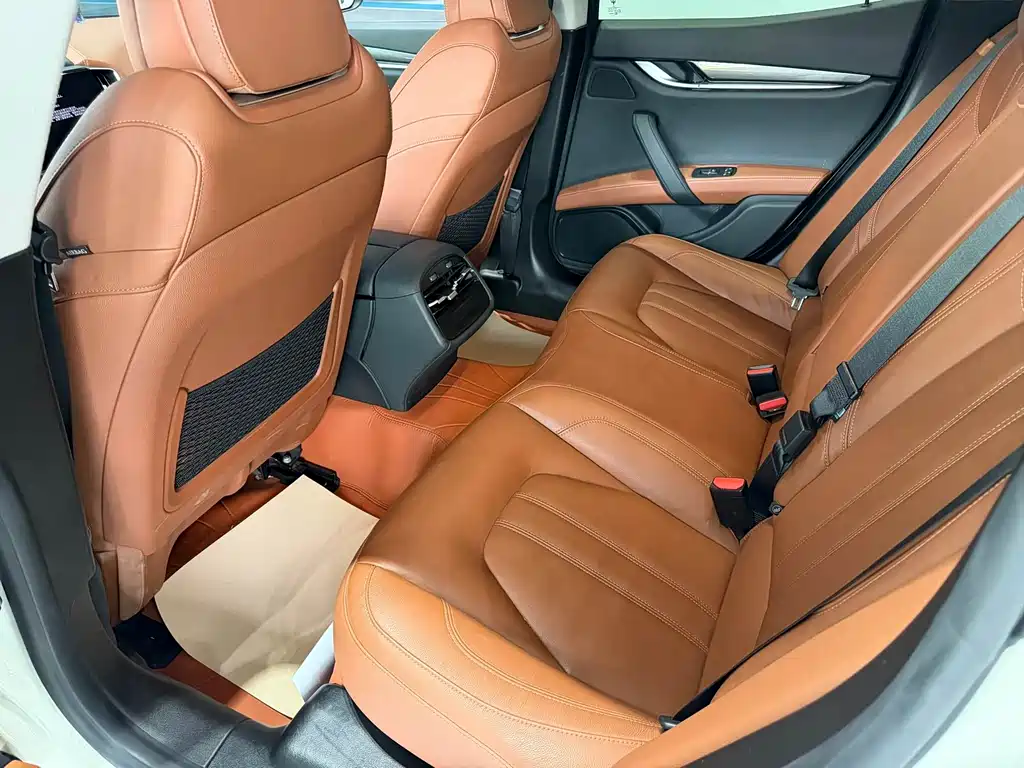 Maserati Ghibli 2021 — фото 15
