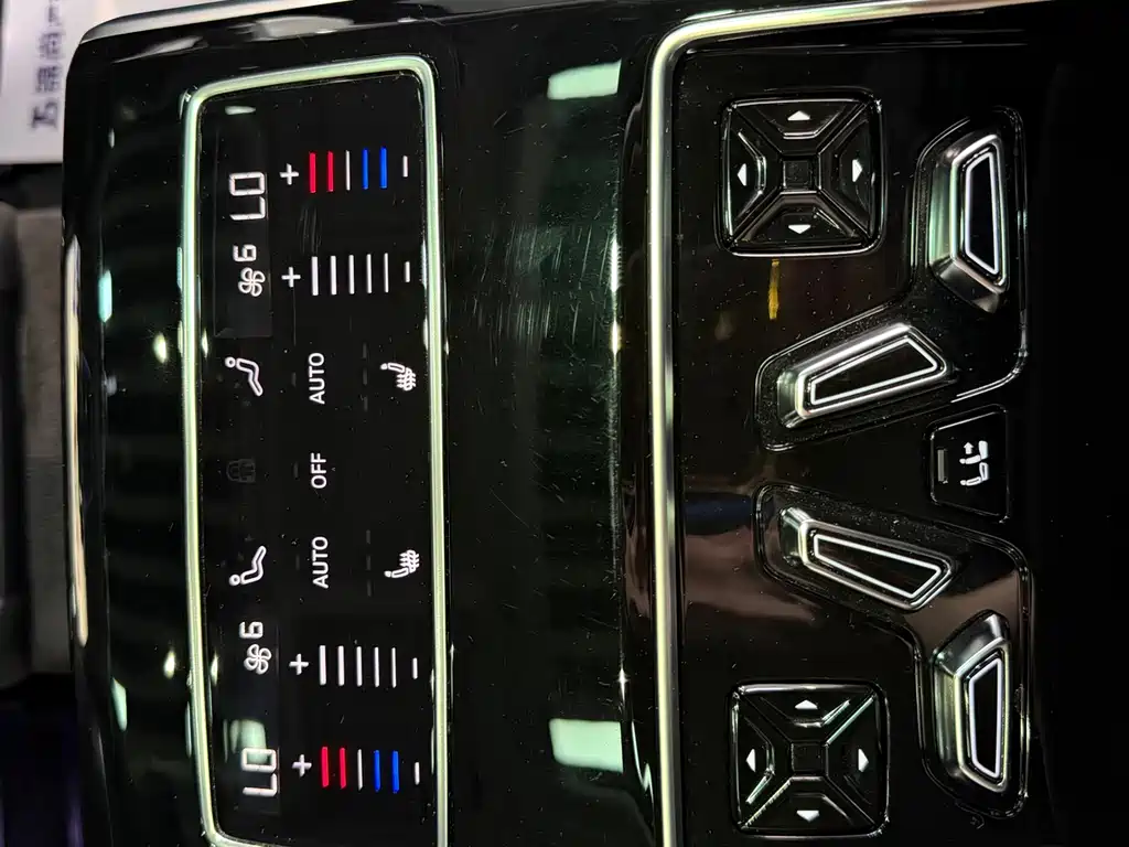 Audi A8 2022 — фото 13