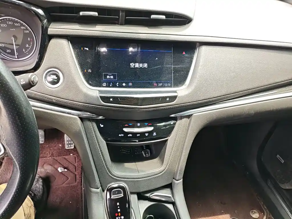 Cadillac XT5 2022 — фото 13
