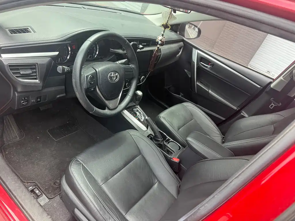 Toyota Corolla 2015 — фото 4