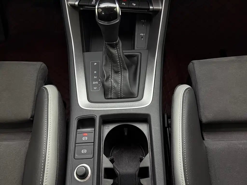 Audi Q3 2023 — фото 12